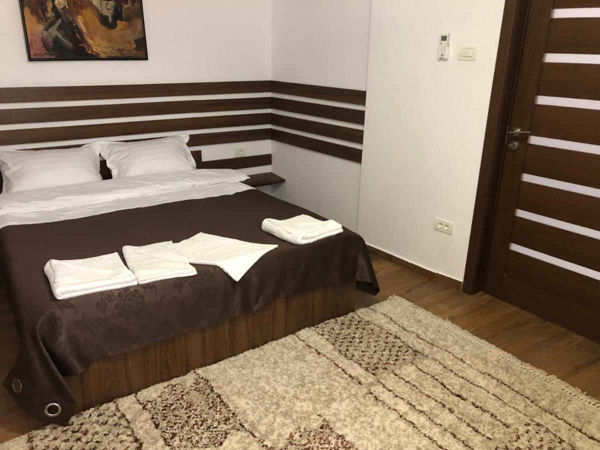 2 La Casa - Bucuresti *