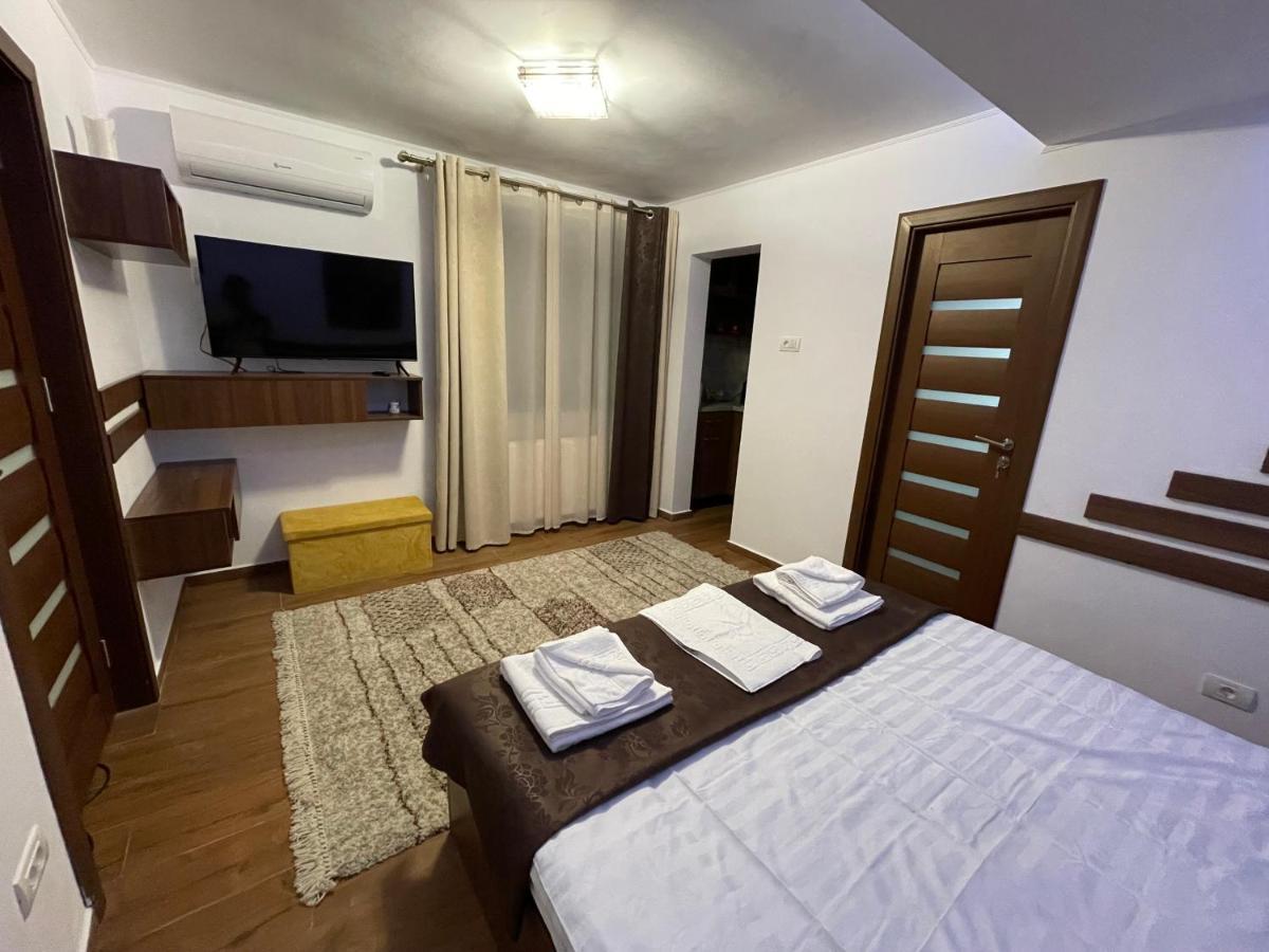 2 La Casa - Bucuresti